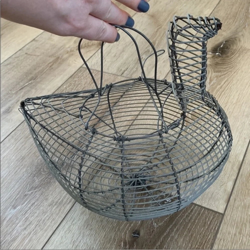Rustic Farmhouse Chicken Metal Basket